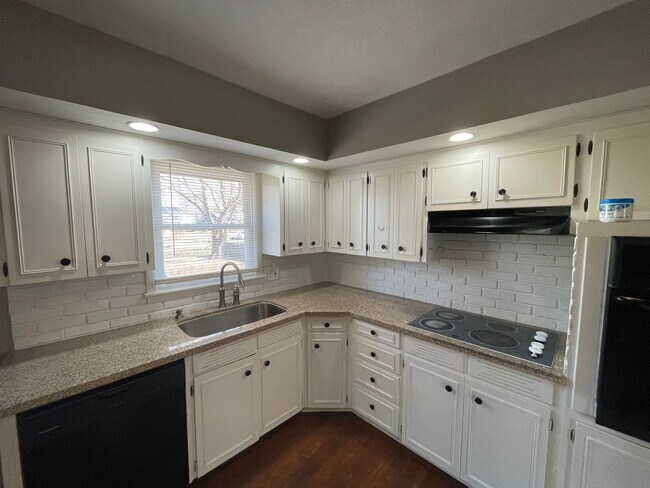 Building Photo - What a Beautiful home at 2500sq ft!  A cha...