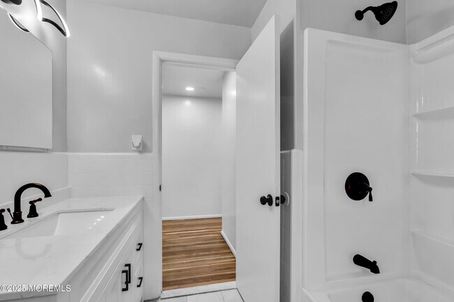 Building Photo - 16 Burdge Dr