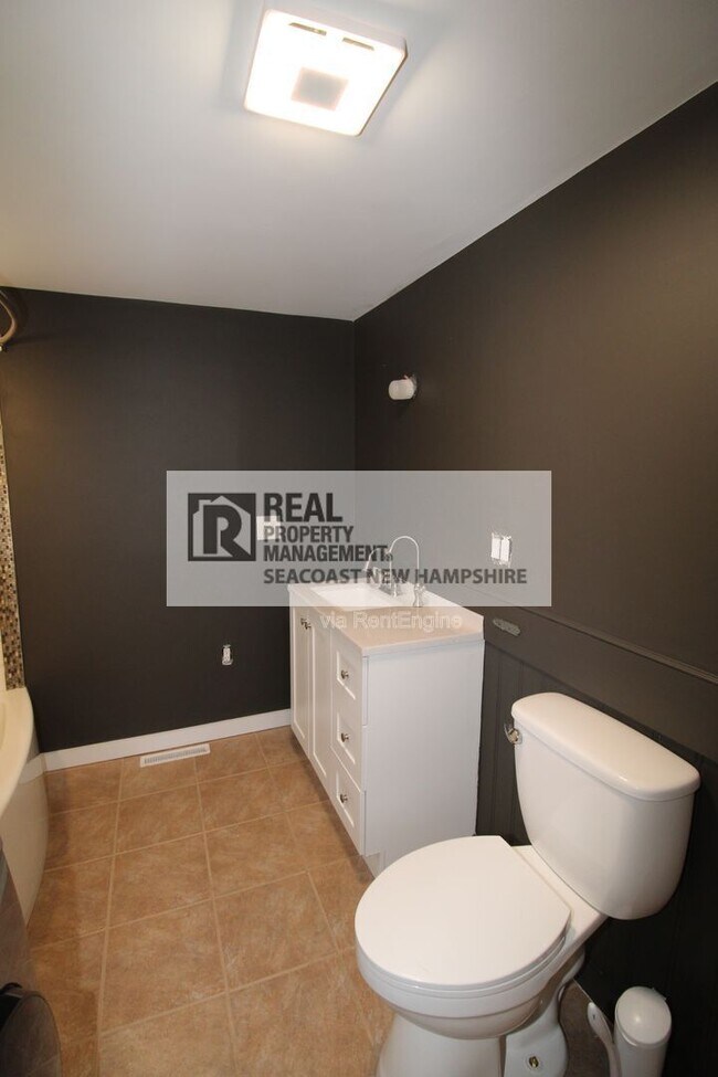 Building Photo - 182 Madbury Rd