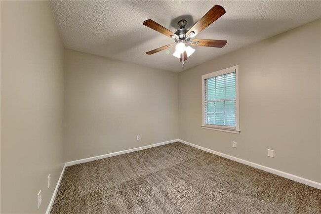 Building Photo - 4131 Kalb Ct SW