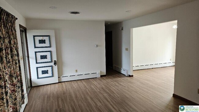 Building Photo - 559 Heckman Ave