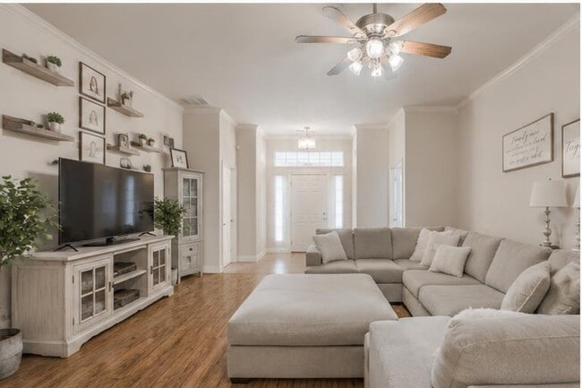 Building Photo - 4869 Del Aire Dr