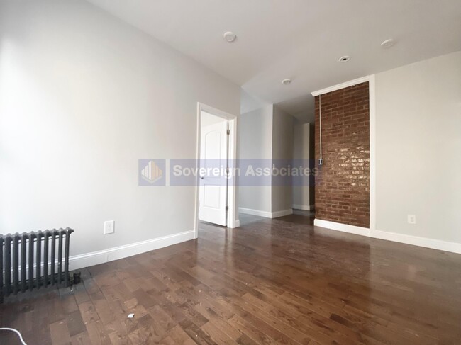 Floorplan - 530 Isham St