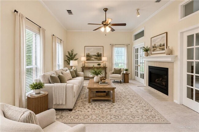 Building Photo - 10950 Pinehigh Dr