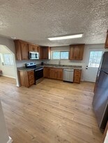 Building Photo - 37 La Ladera Rd