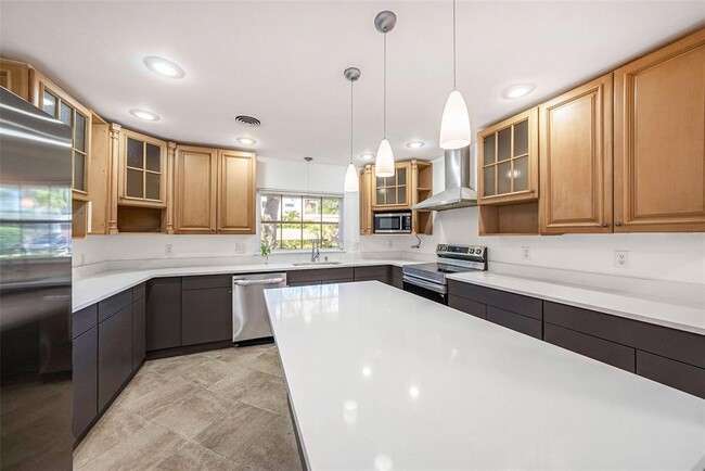 Building Photo - 1100 Snell Isle Blvd NE