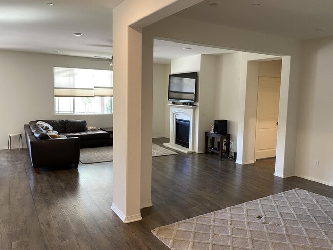 Building Photo - 29537 Glenneyre Way