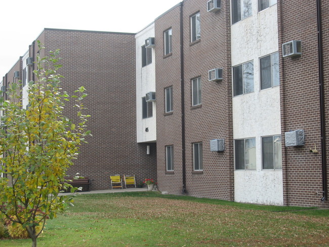 Building Photo - York Manor Senior Apartments