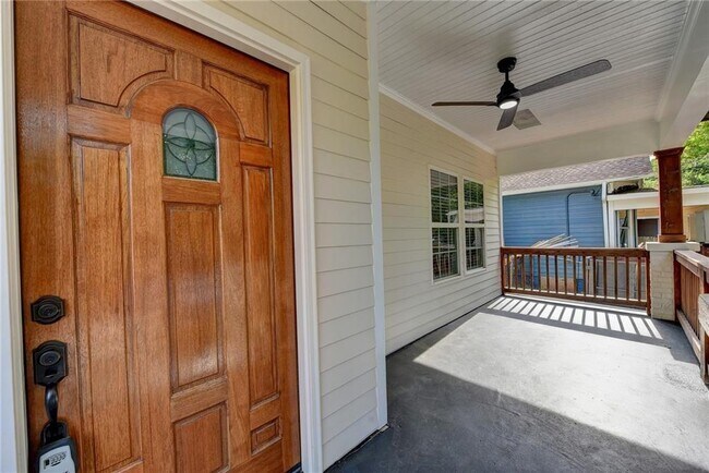 Building Photo - 663 Bryan St SE