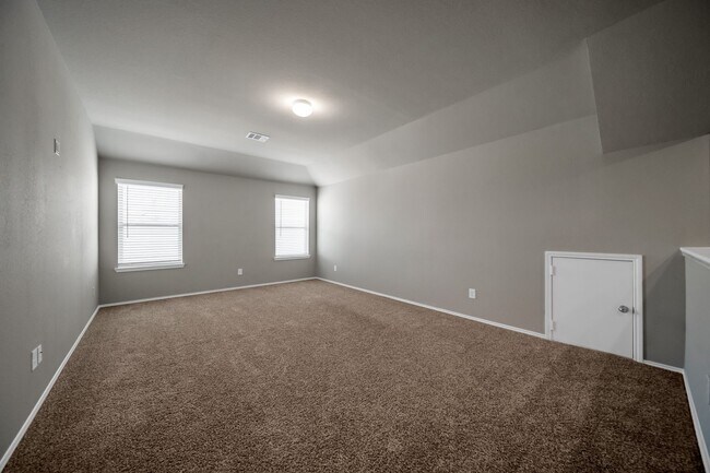 Building Photo - 22614 Petrizzi Ln