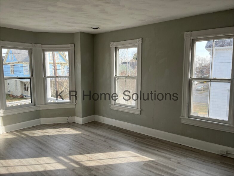 Building Photo - 246 Hatton St