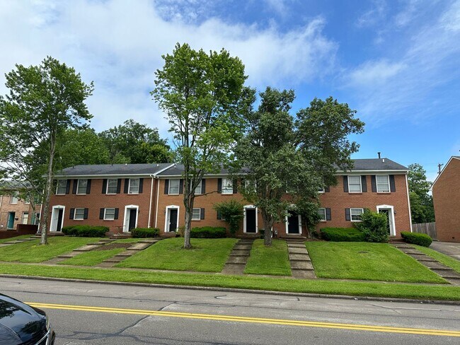 Building Photo - 185 S Eagle Creek Dr