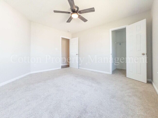 Building Photo - 448 Vallie Ln