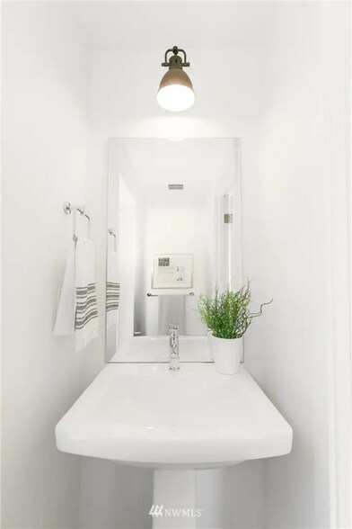 Building Photo - 2156 N 185th St