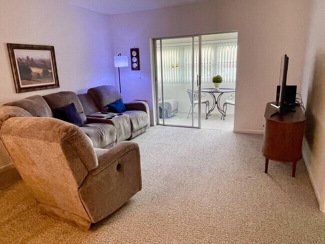 Building Photo - 117 Lake Terrace