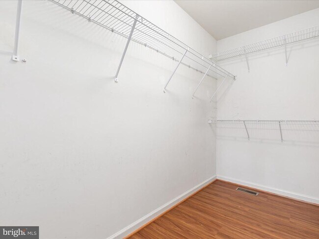 Building Photo - 10625 Wulford Ct