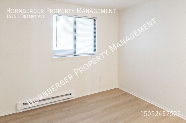 Building Photo - 1626 E Desmet Ave