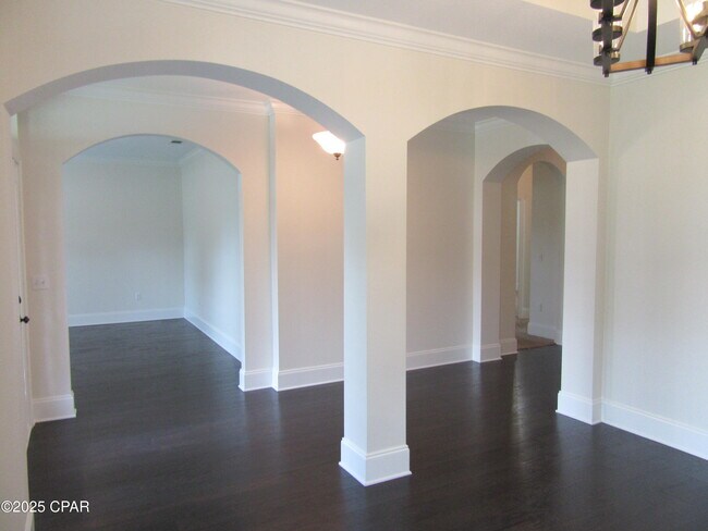 Building Photo - 114 Lake Merial Shores Dr