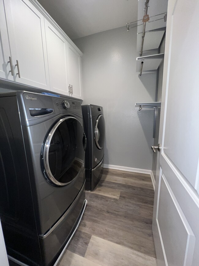 In unit washer/dryer - 64 Jaripol Cir