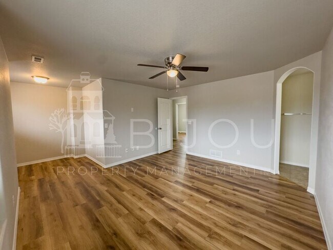 Building Photo - 7458 Primavera Ln