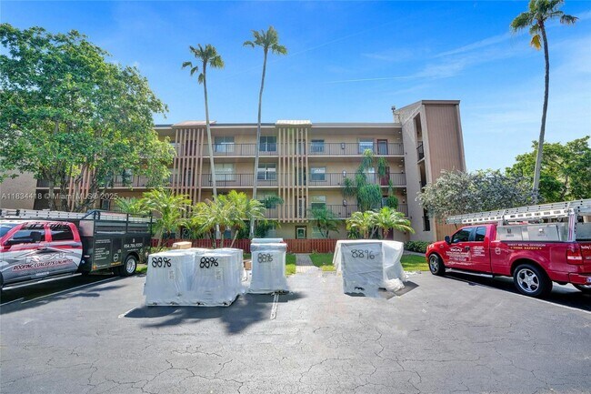 Building Photo - 370 NW 76th Ave