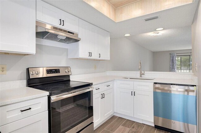 Building Photo - 218 Caryl Way