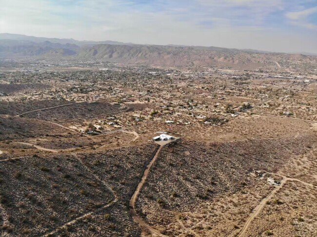 Building Photo - 57710 Piute Trail