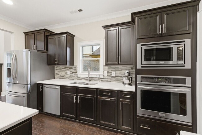 Building Photo - 790 Fontwell Ln
