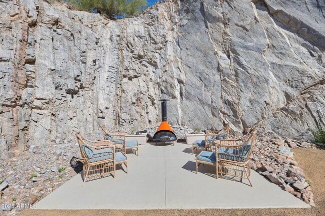 Building Photo - 4016 E Flynn Ln