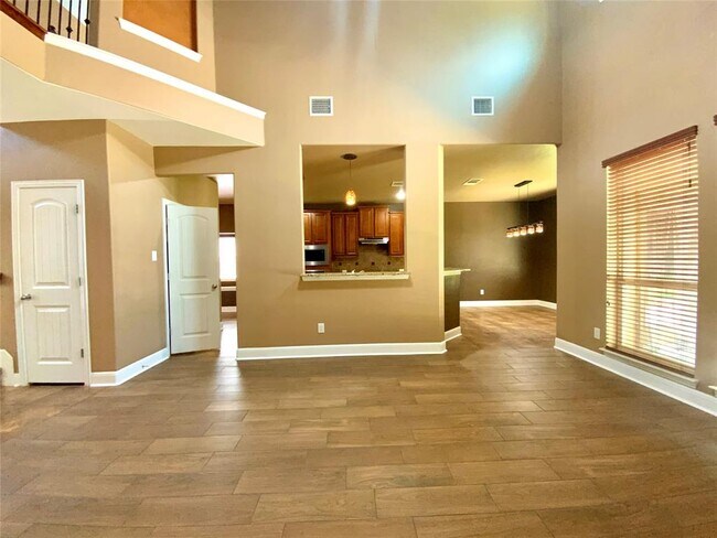 Building Photo - 303 Kati Ln
