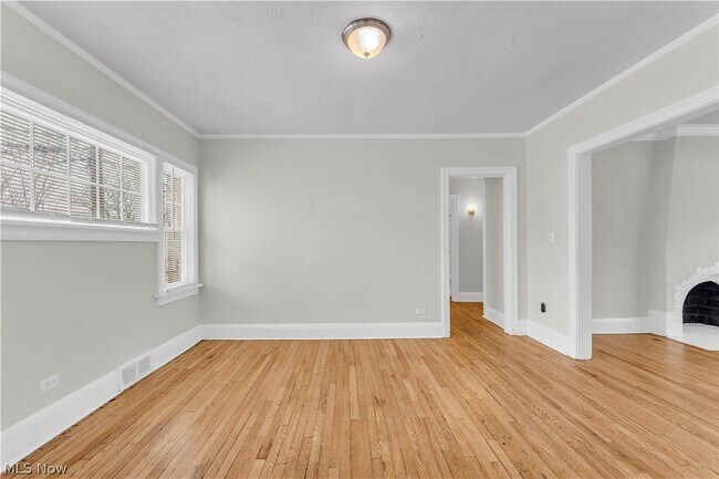 Building Photo - 3318 Milverton Rd