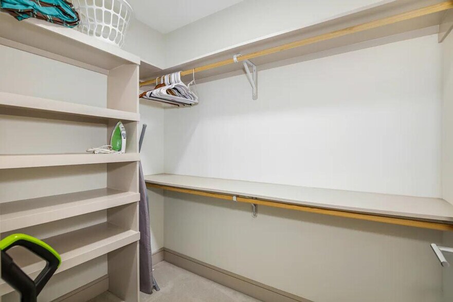 Building Photo - 1800 Southgate Blvd