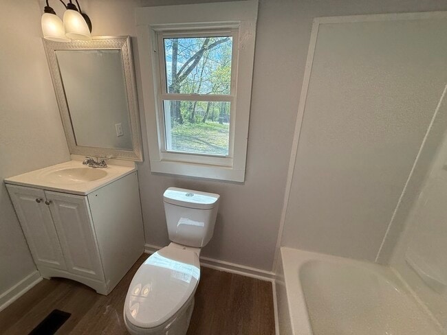 Building Photo - 1514 Jourolman Ave