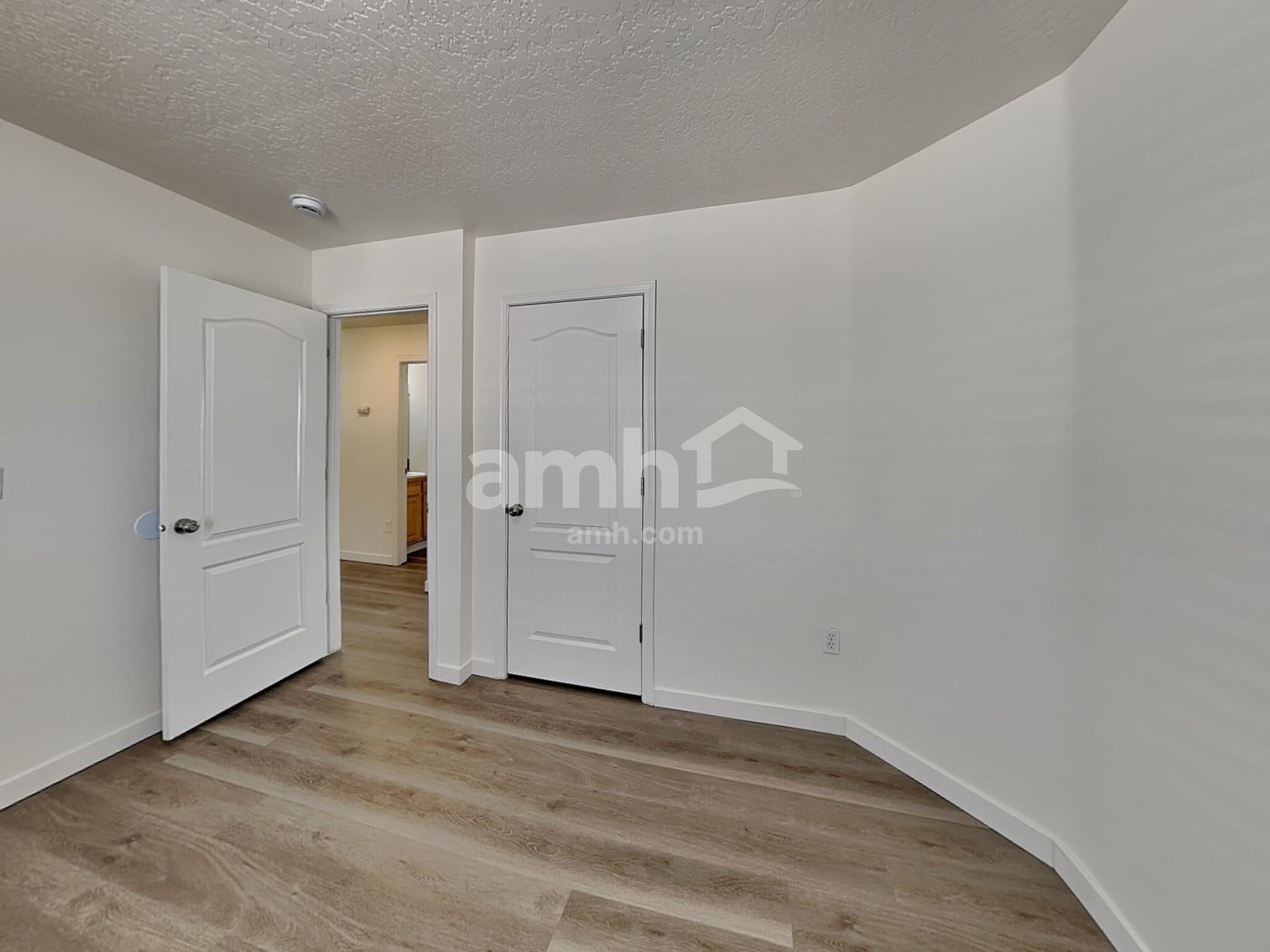 Building Photo - 9707 W Brogan Dr