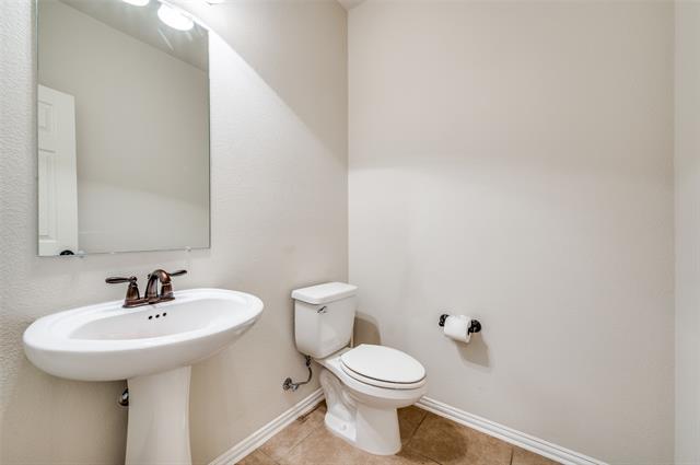 Building Photo - 5312 Grovewood Dr
