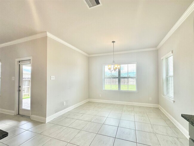 Building Photo - 452 Long Beach Bay Dr