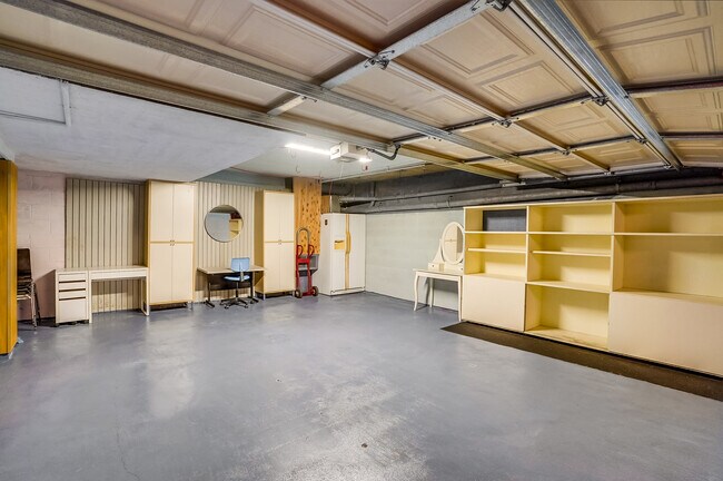 Building Photo - 1128 22nd St