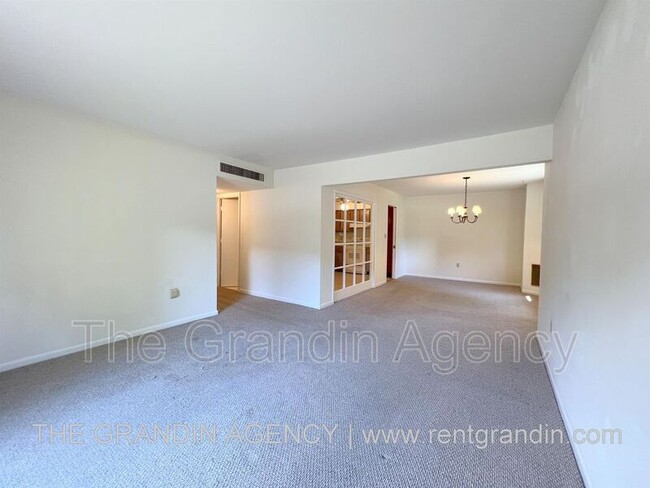 Building Photo - 5260 Crossbow Cir