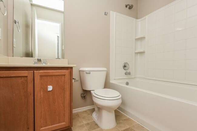 Building Photo - 1924 Kittredge Way