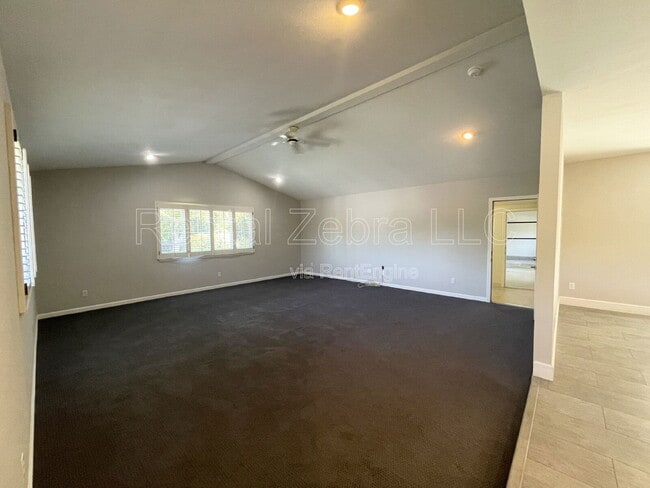 Building Photo - 626 Huntleigh Dr