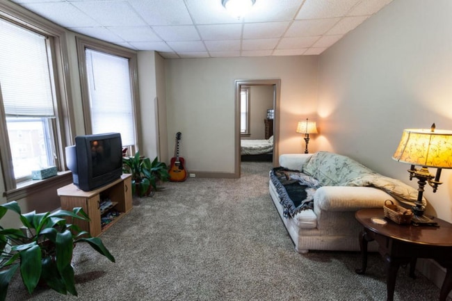 Building Photo - 534 S Market St