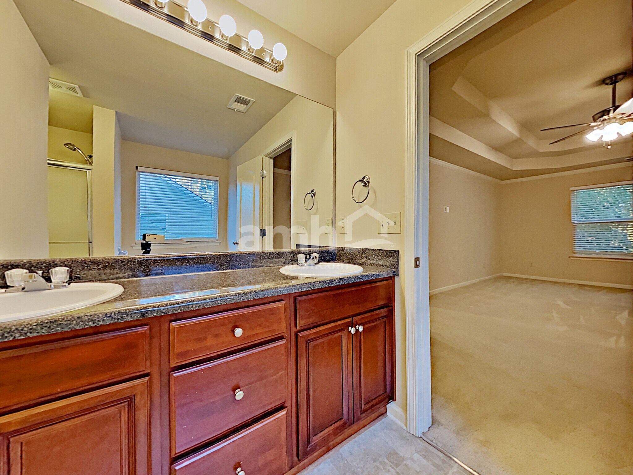 Building Photo - 3840 Aspen Springs