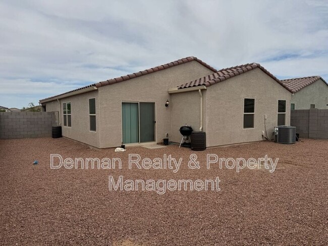 Building Photo - 1633 W Pinkley Ct