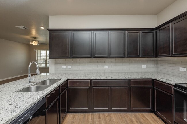 Building Photo - Beautifully designed and thoughtfully maintained duplex