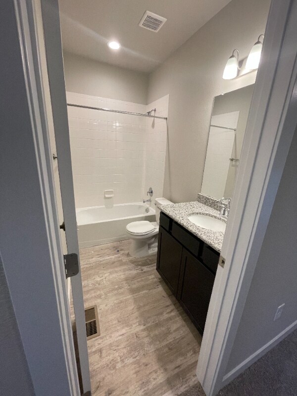 Building Photo - 6565 Carriage Meadows Dr