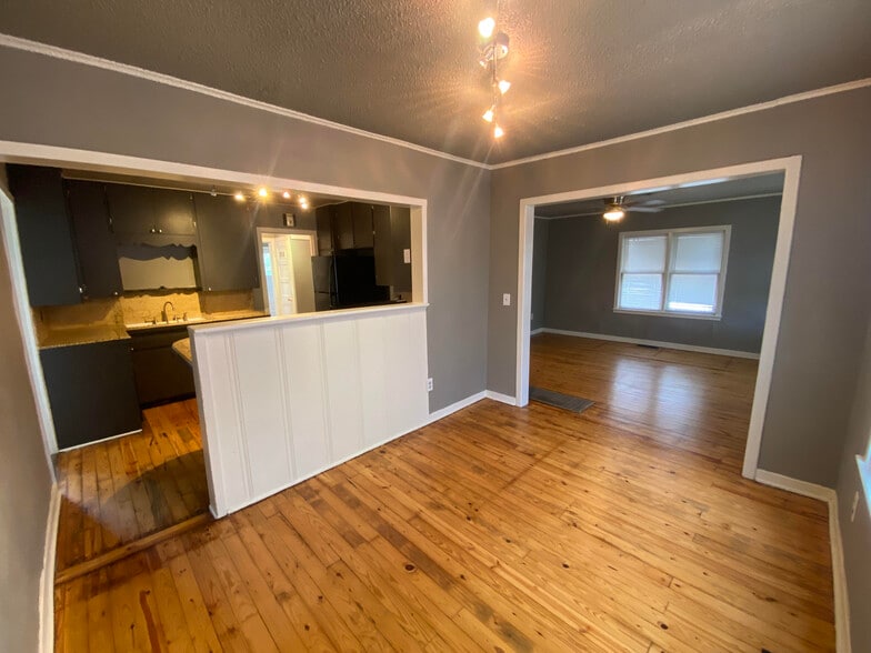 Building Photo - 2506 W Easton Ct