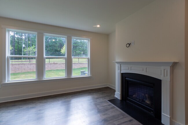 Building Photo - 493 Clark Creek Ln