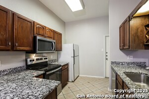 Building Photo - 13031 Feather Ridge Dr