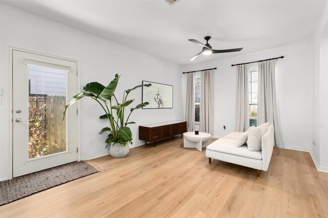 Building Photo - 4613 Graceful Ln