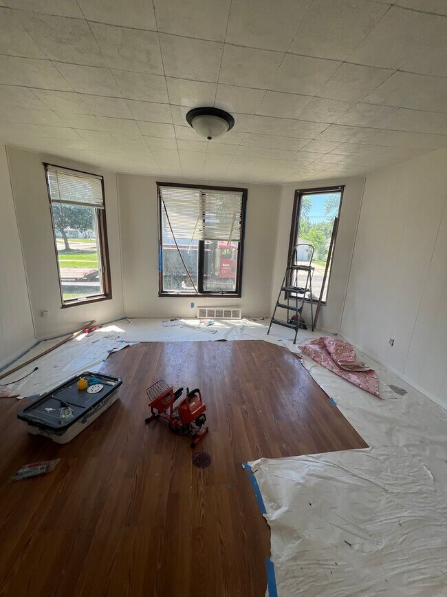 Building Photo - Click the “Apply Now” button or email wapmrentals@gmail.com for a prompt response.